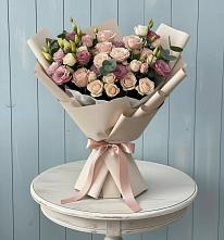 Букет цветов из:  Розы и Лизиантусы в Каратузском