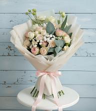 Букет цветов из:  Розы и Лизиантусы в Каратузском
