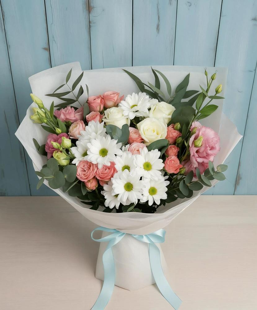 Букет цветов из: Розы, Лизиантусы и Хризантемы в Каратузском