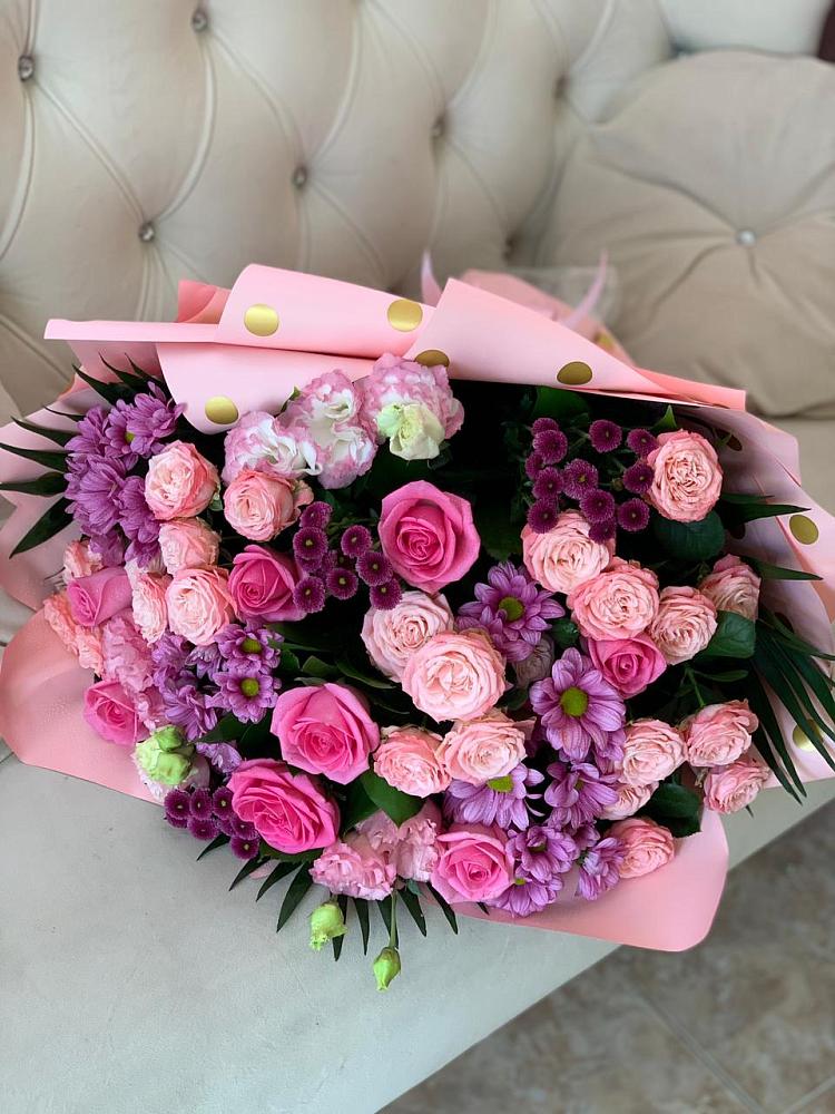 Букет цветов из: Хризантемы, Розы и Лизиантусы в Каратузском