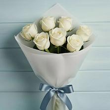 Букет 7 Белых роз Эдлесс Лав в Каратузском