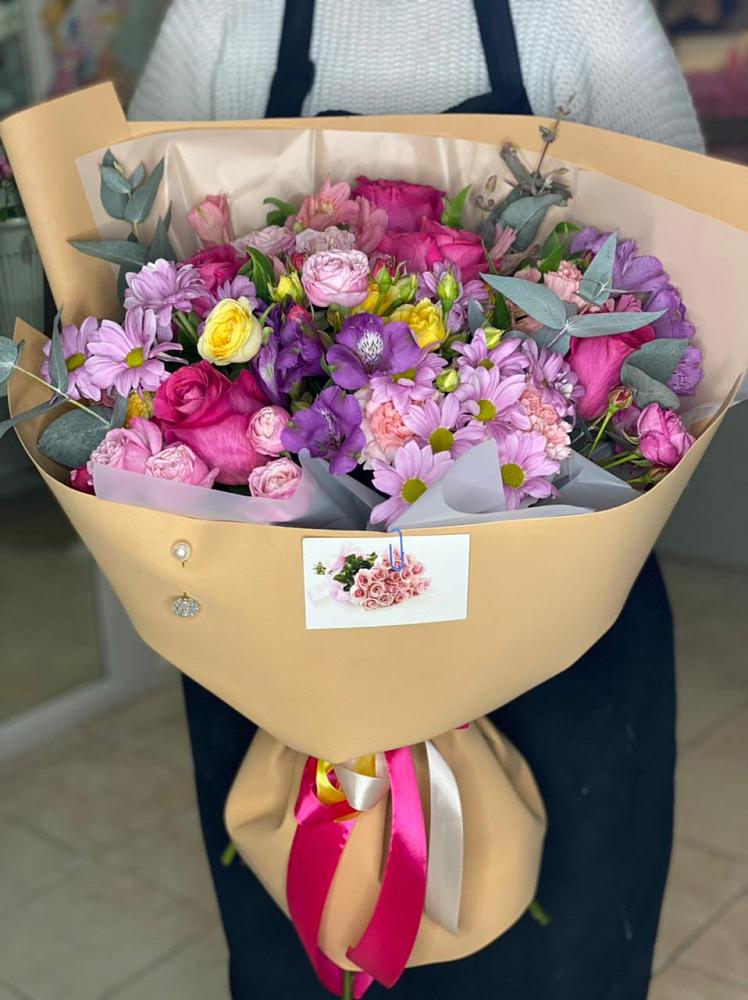 Букет цветов из: Хризантемы, Гвоздики и Альстромерии в Каратузском