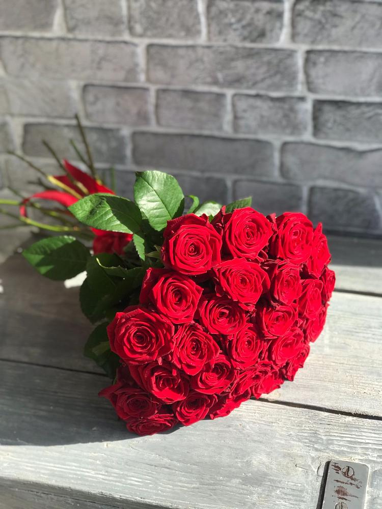 Букет Красные розы Фридом в Каратузском