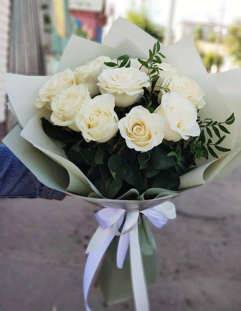 Букет Белые розы Проуд в Каратузском
