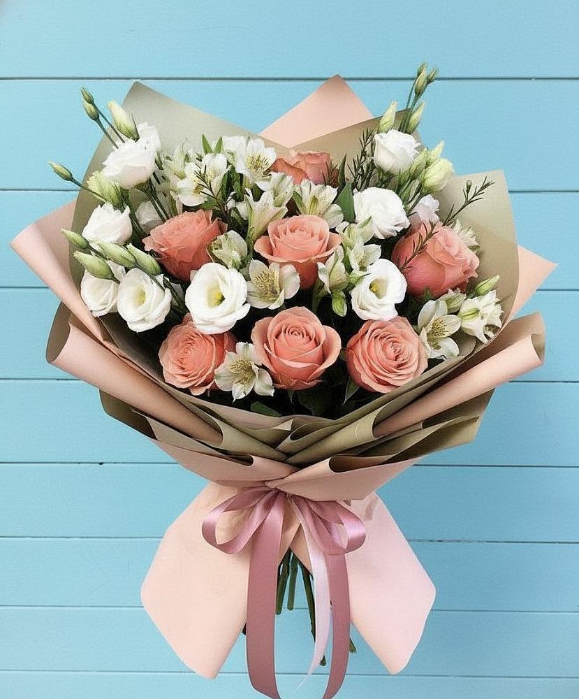 Букет цветов из: Розы, Альстромерии и Лизиантусы в Каратузском