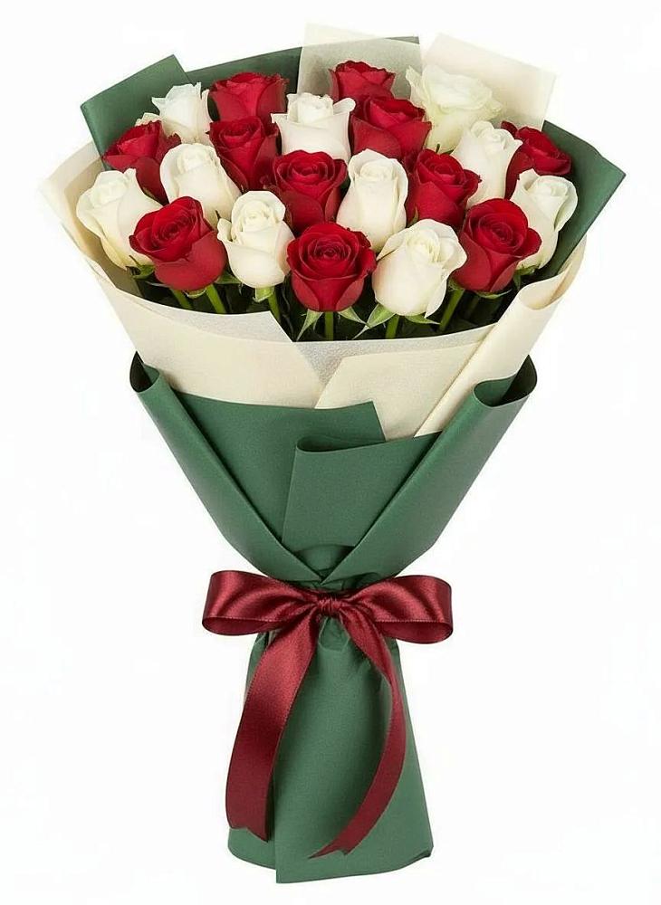 Букет Микс из красных и белых роз в Каратузском