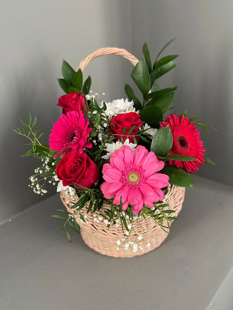 Цветочная композиция из Розы, Хризантемы и Герберы в корзине в Каратузском